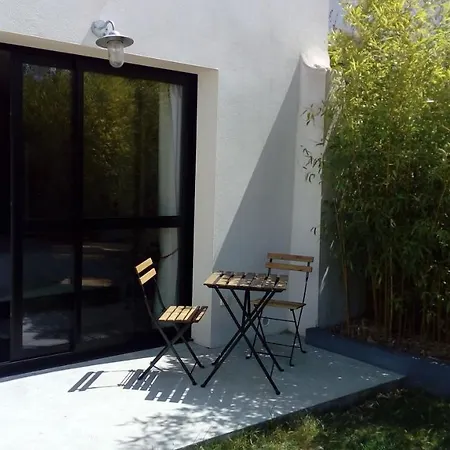 Au Gre Des Vents Bed & Breakfast *